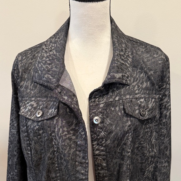 Westbound Women's Black/Gray Animal Print Lightweight Denim Jacket Size Large - Picture 3 of 9